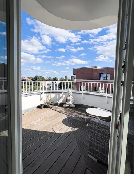 Penthouse in Berlin Friedrichshain, 79qm mit grosser Dachterrasse stilvoll möbliert — photo 1